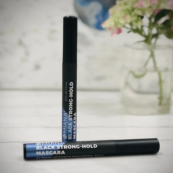 Black Strong-Hold Mascara - No Titanium Dioxide, Mica - Image 2