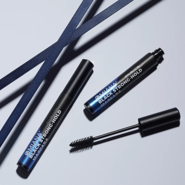 Black Strong-Hold Mascara - No Titanium Dioxide, Mica - Image 3